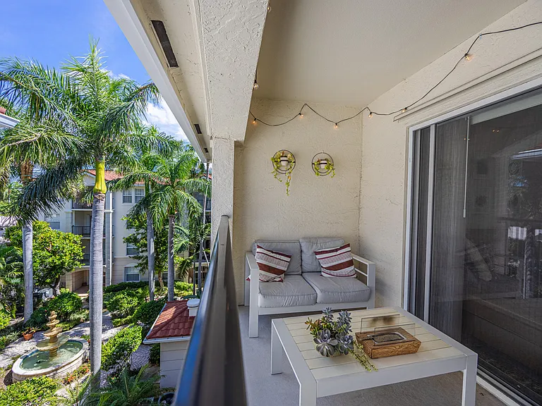2412 Tuscany Way — Photo 32