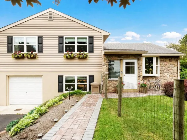 7078 Easton Rd, Pipersville, PA 18947