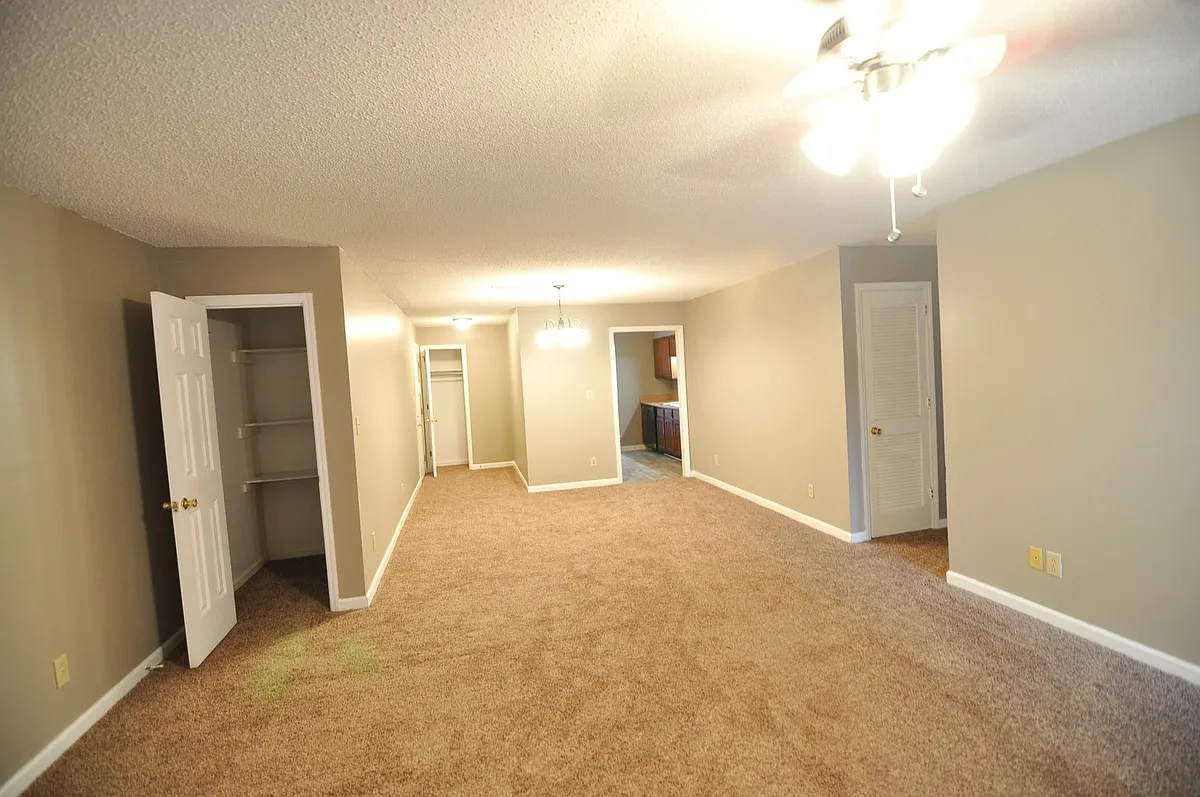 Building Photo - 2606 Wynterhall Dr