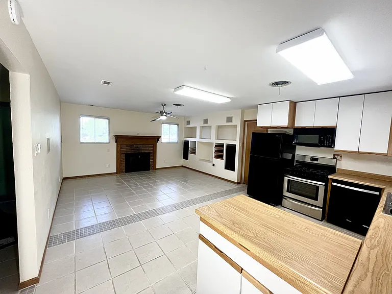 Kitchen & Living Area