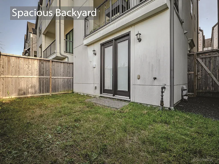 4009 University Grove St — Photo 3
