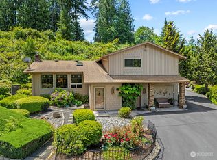 979 Sandy Bend Rd, Castle Rock, WA 98611