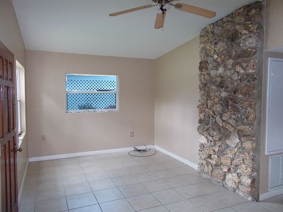 3rd image of 905 Sabrina Dr