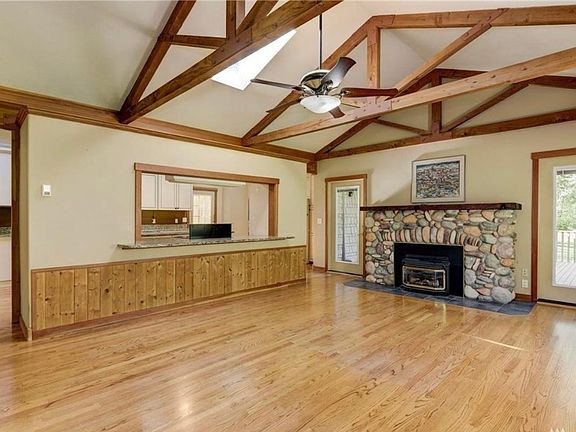5th image of 2116 Peach Ave NW #B