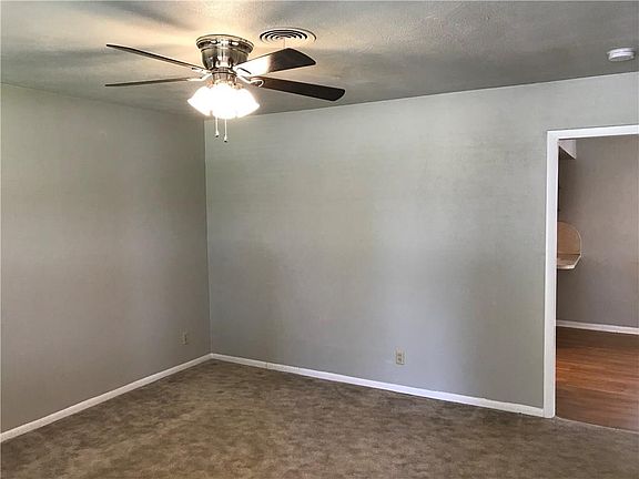 3rd image of 3059 Cameo Ln
