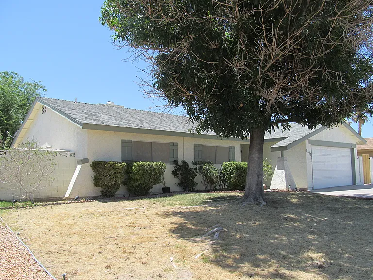 1816 Hermitage Dr — Photo 3