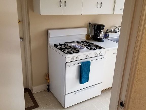 5th image of 2124 Pleasant Ave APT 206