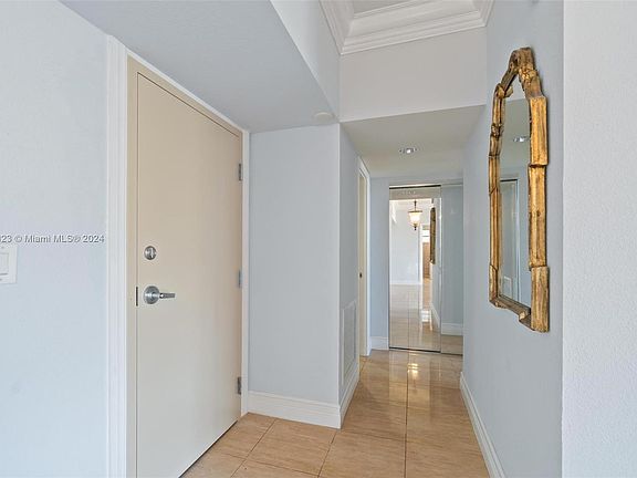 5th image of 2841 NE 163rd St APT 106