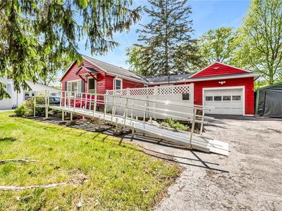 230 Sunset Rd, Avon Lake, OH, 44012