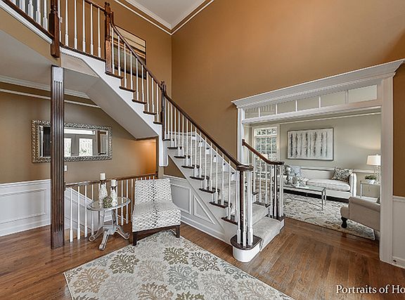 2nd image of 833 Edgewood Dr