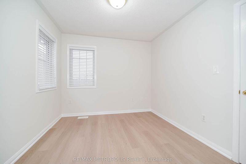 Brampton House for rent - 4 Bedrooms — photo 12