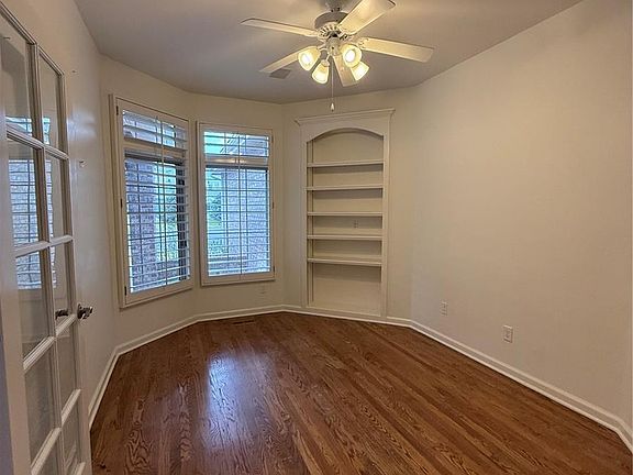 4th image of 2 Mackenzie Court