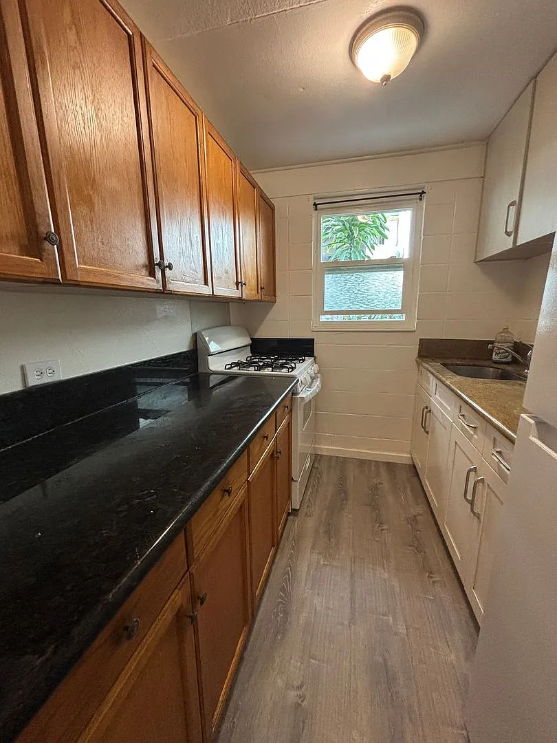 1048 Wong Ho Lane — Photo 4
