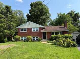 1105 Sharon Ct, Mc Lean, VA 22101