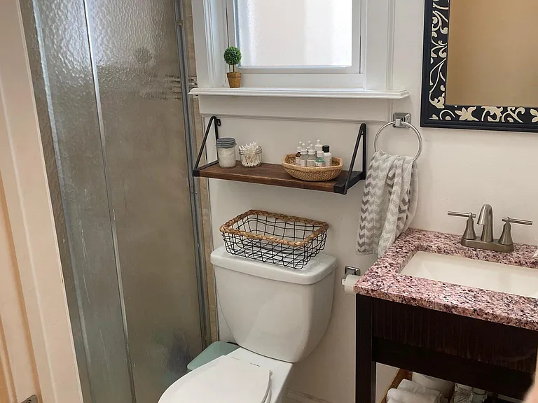 2440 W Cortland St #1 — Photo 4