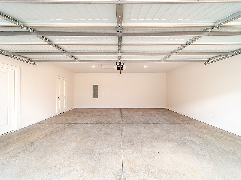 Building Photo 5