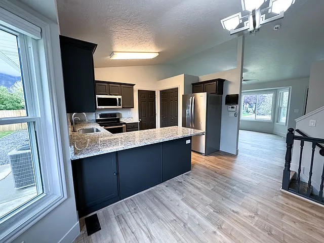1127 S 1560 E — Photo 9