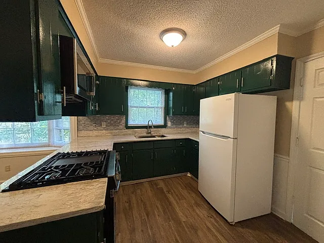 6717 W Friendly Ave — Photo 24