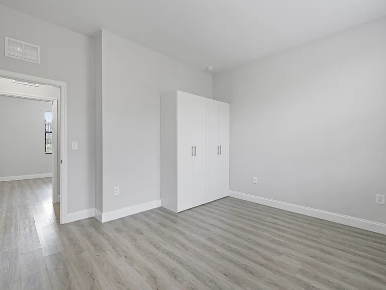 679 Windermere Dr — Photo 20