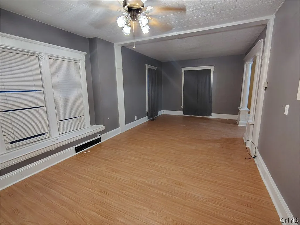Building Photo - 147 E Matson Ave
