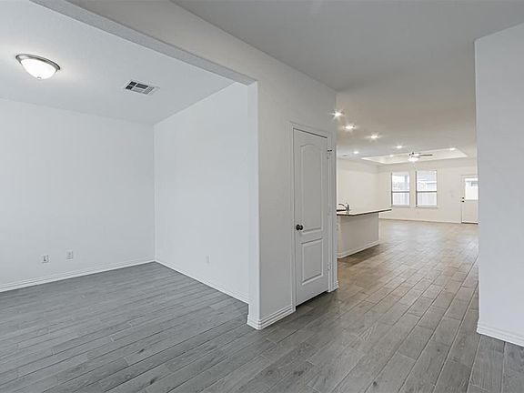 5th image of 7903 Chukka Dr