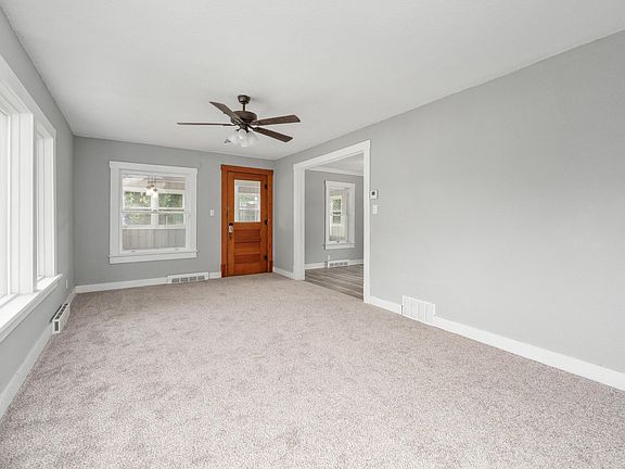 4th image of 901 N Merchant St