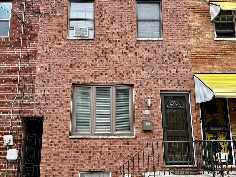 2639 E Ann St — Photo 3
