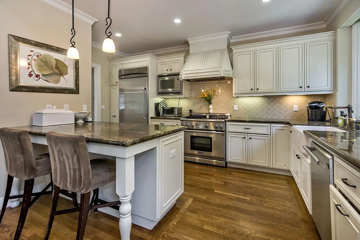 2261 Saint Francis Dr — Photo 4