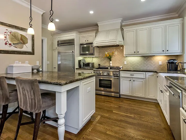 2261 Saint Francis Dr — Photo 2