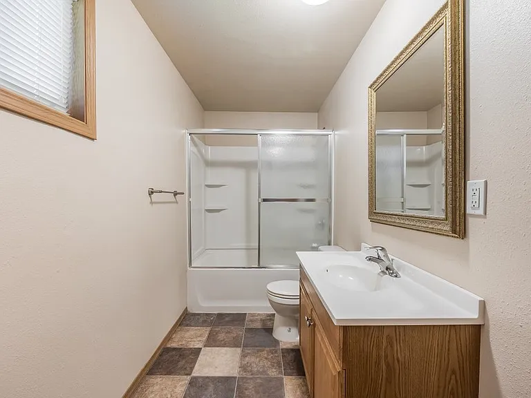 117 E 14th Ave #4 — Photo 16
