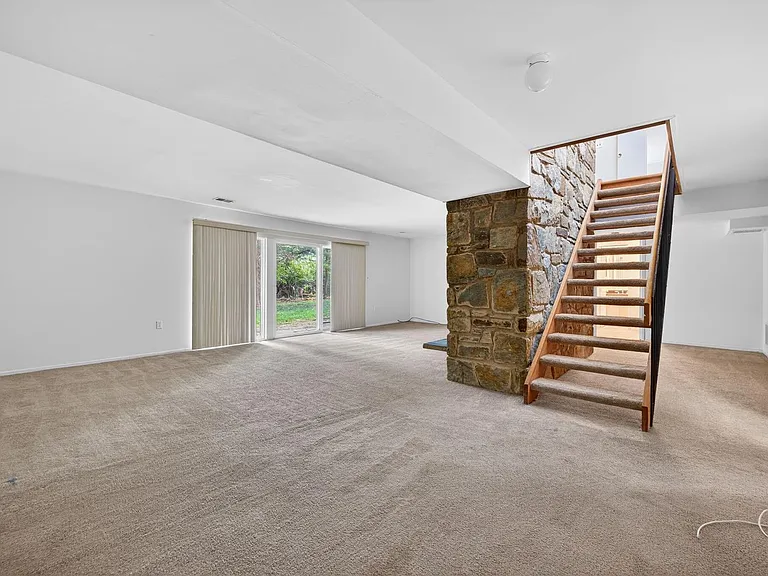 9404 Woodington Dr — Photo 43