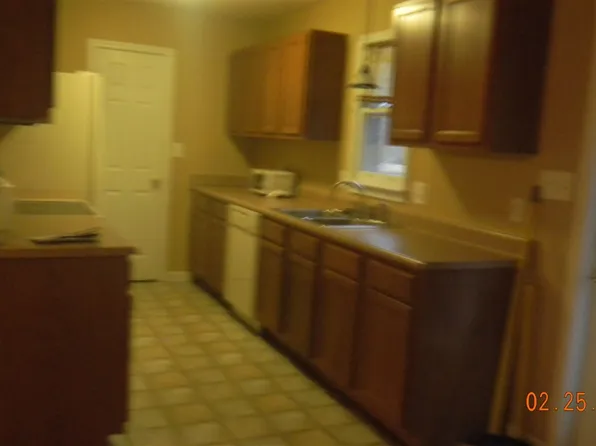 18 E Dunn St, Coats, NC 27521