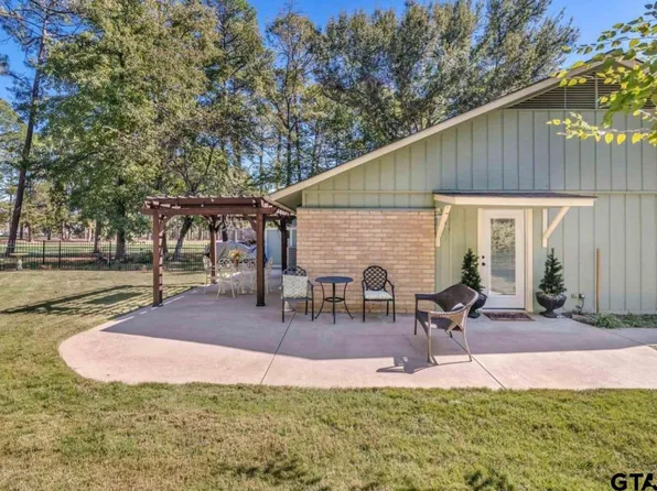 202 Pine Tree, Hawkins, TX 75765