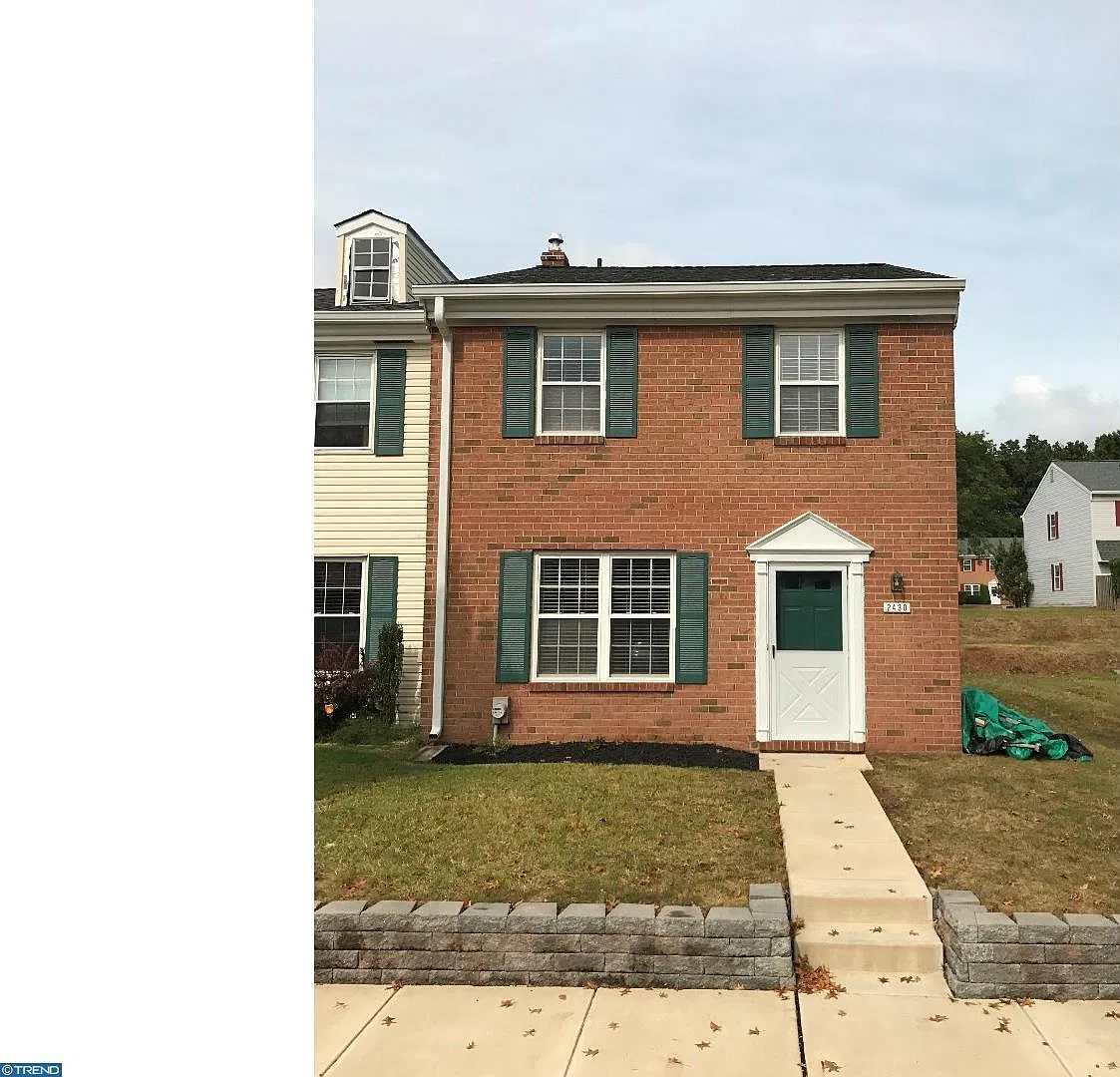 3 bed, 1400 sqft, $2,195 — Photo 1