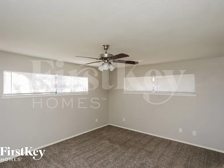 417 Lakeside Dr — Photo 6