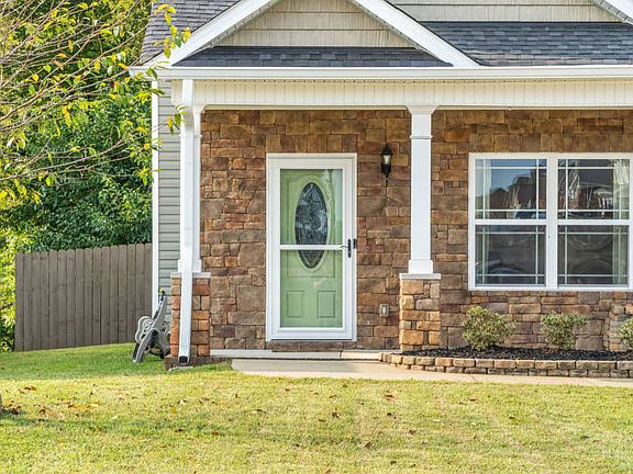 4th image of 706 Cavalier Dr