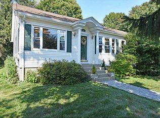 104 Crown Ave, Riverside, RI 02915