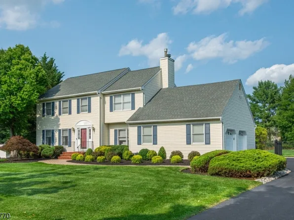 10 Earhart Dr, Roxbury Twp., NJ 07876