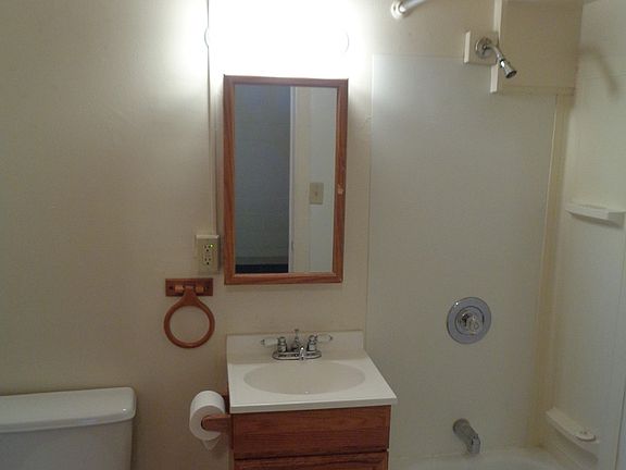 5th image of 428 Milton Rd APT 3