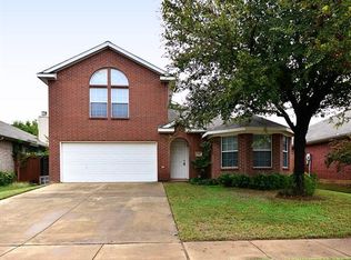 3016 Riverlakes Dr, Hurst, TX 76053
