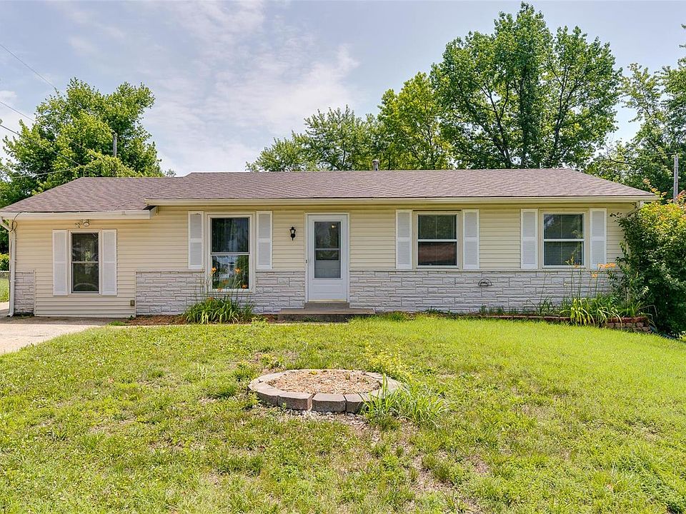2nd image of 3031 Saint Daphne Dr