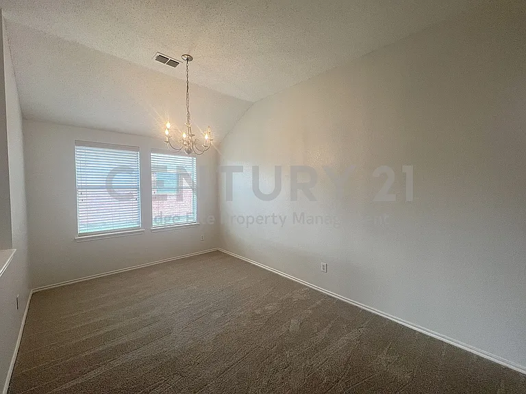 1616 Logan Dr — Photo 10