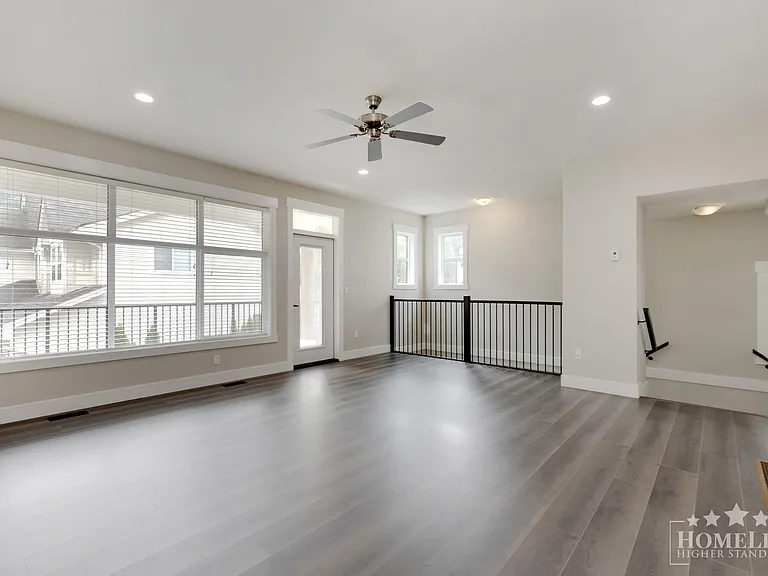 386 Pine Ave #4 — Photo 3