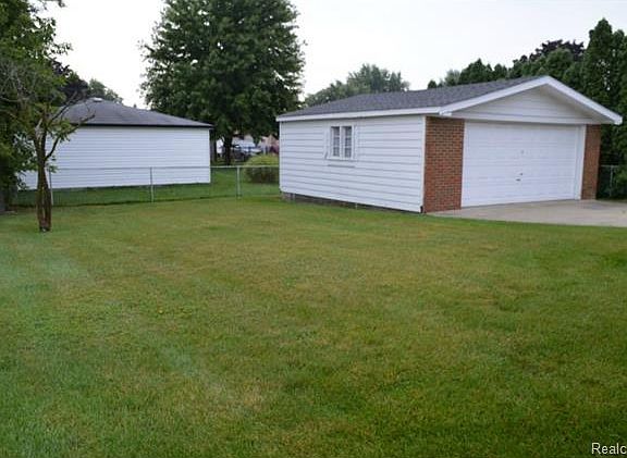 4th image of 40212 Regency Dr
