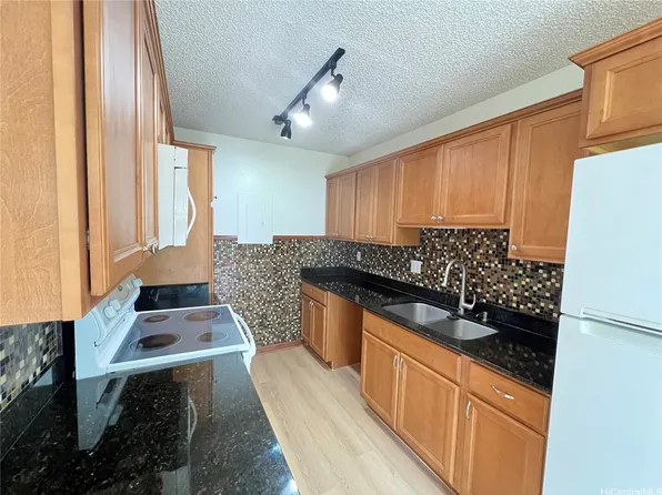 91-1229 Puamaeole St APT 25D, Ewa Beach, HI 96706