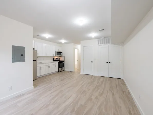 340 Randolph Avenue image 2 of 10