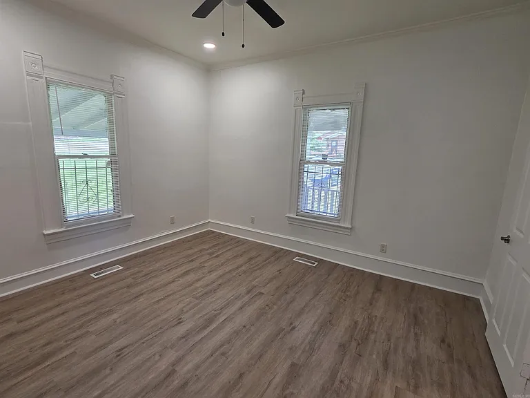 3010 S Izard St — Photo 2