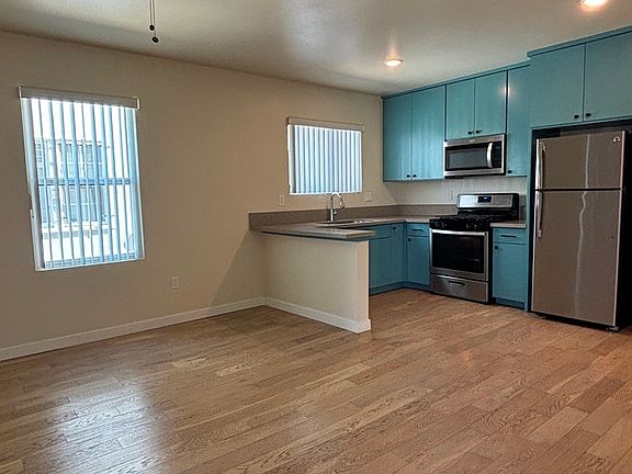 2nd image of 2819 Normandie Ave