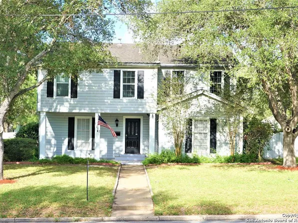 1101 N Adams Street E, Beeville, TX 78102