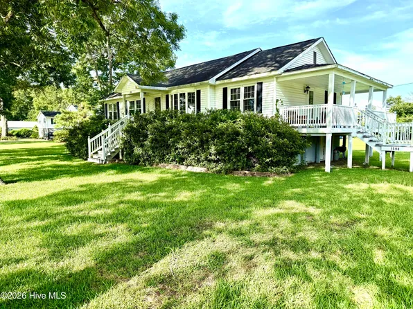 1590 S River Road, Beaufort, NC 28516